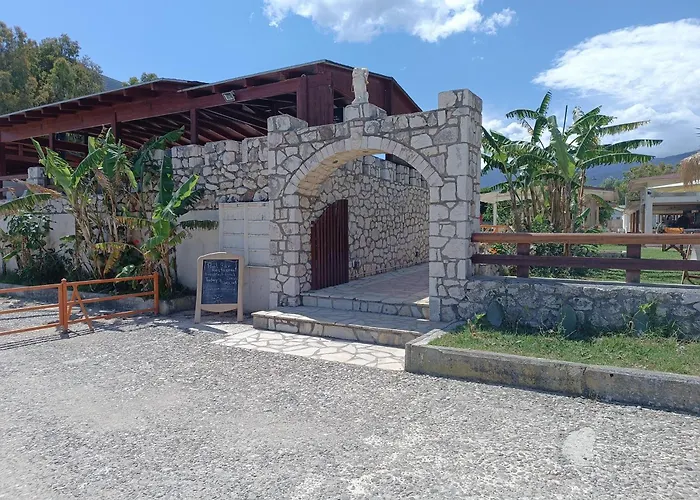 Camping Karavomilos