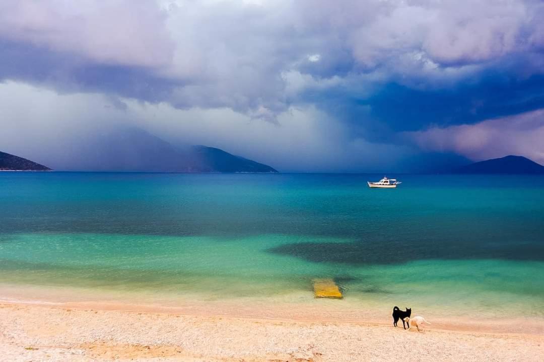 Karavomilos Camping