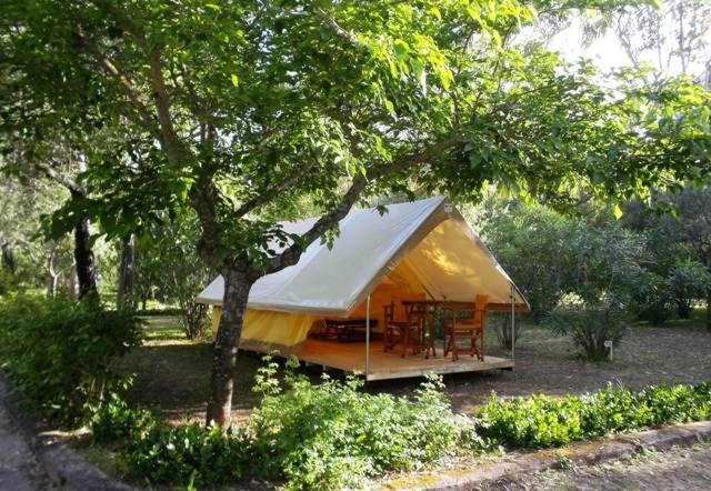Camping Karavomilos *