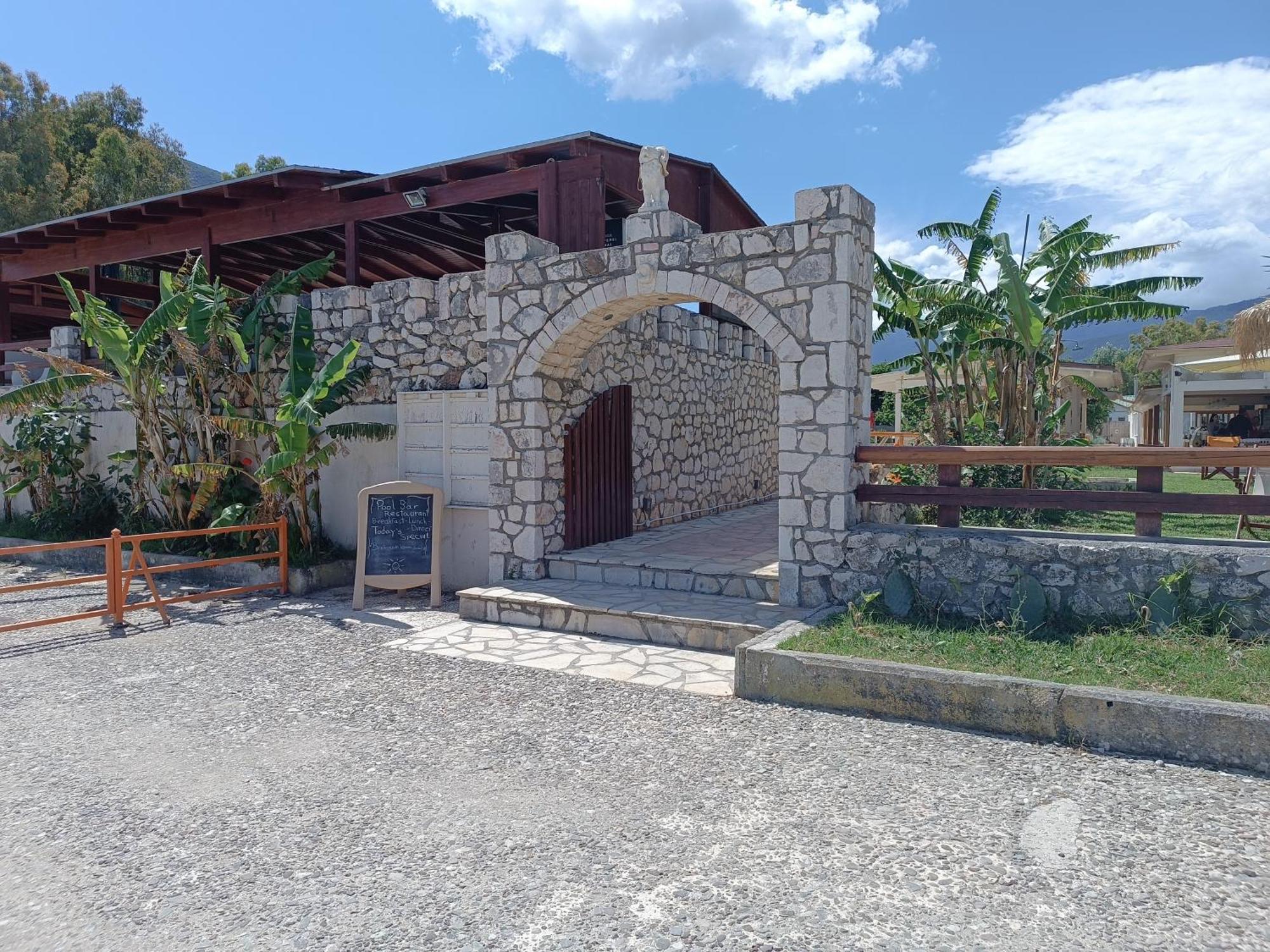 Karavomilos * Sami (Kefalonia)