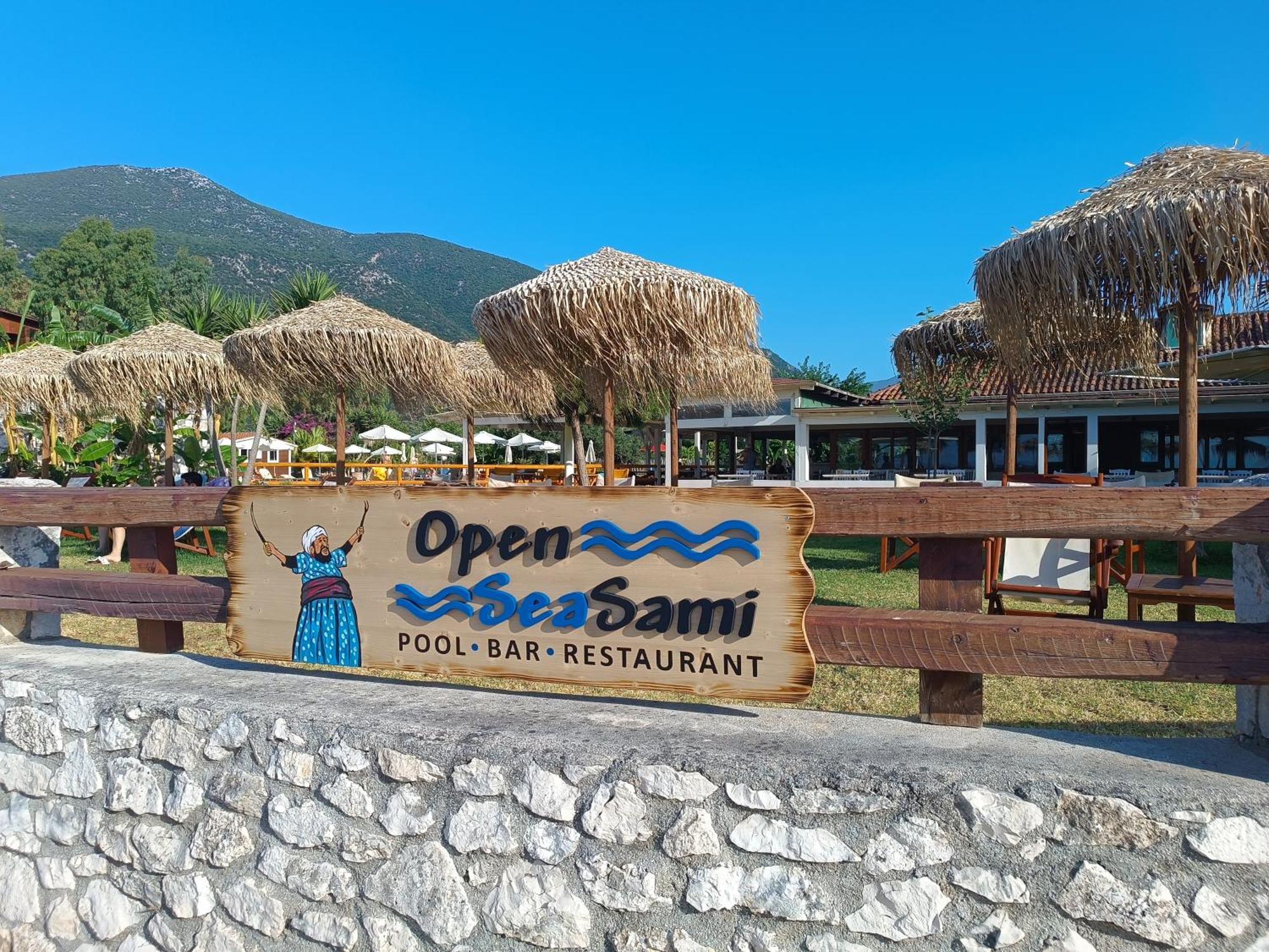 Karavomilos Camping