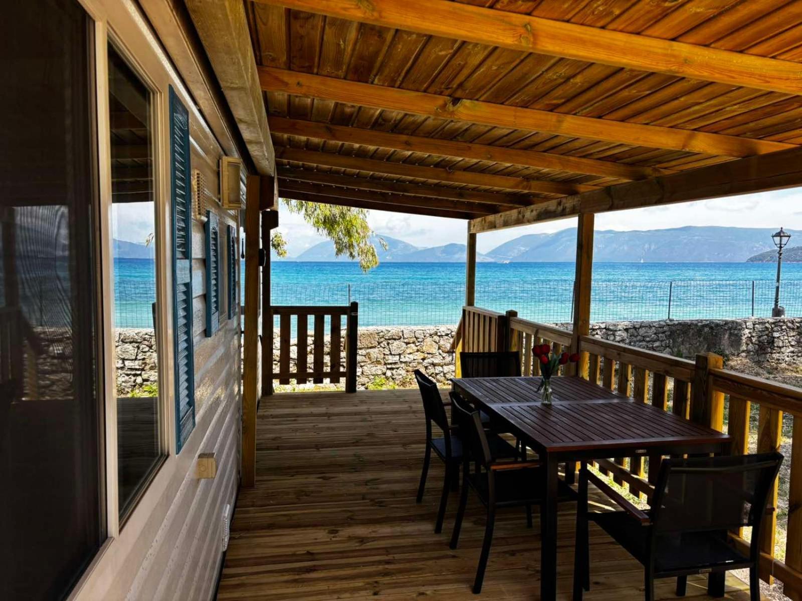 Camping Karavomilos *